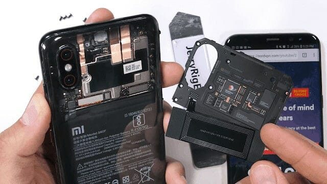 รีวิว Xiaomi Mi 8 Pro: สเปกจัดเต็มพร้อมสแกนนิ้วบนหน้าจอ ใช้งานแบบหล่อ ๆ ด้วยดีไซน์ฝาหลังใสในราคา 19,990 บาท 21